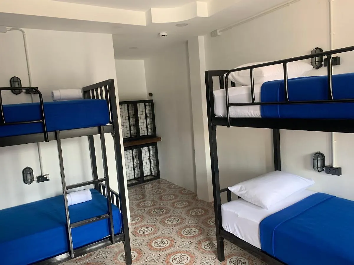 Revolution Koh Tao Hostel