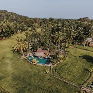 https://nelu-resort.kandyhotelsnow.com